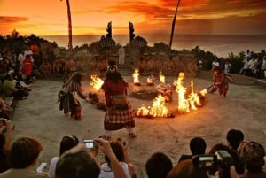 Uluwatu Temple Sunset & Kecak Fire Dance Tour