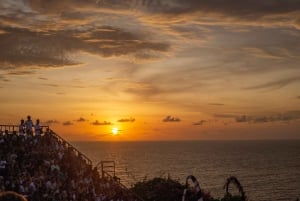 Tour del Tempio di Uluwatu al tramonto e cena romantica a Jimbaran Bay
