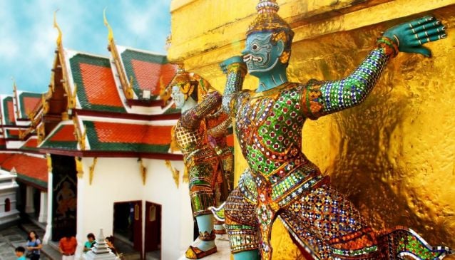 Massage, Muay Thai & Temples in Bangkok