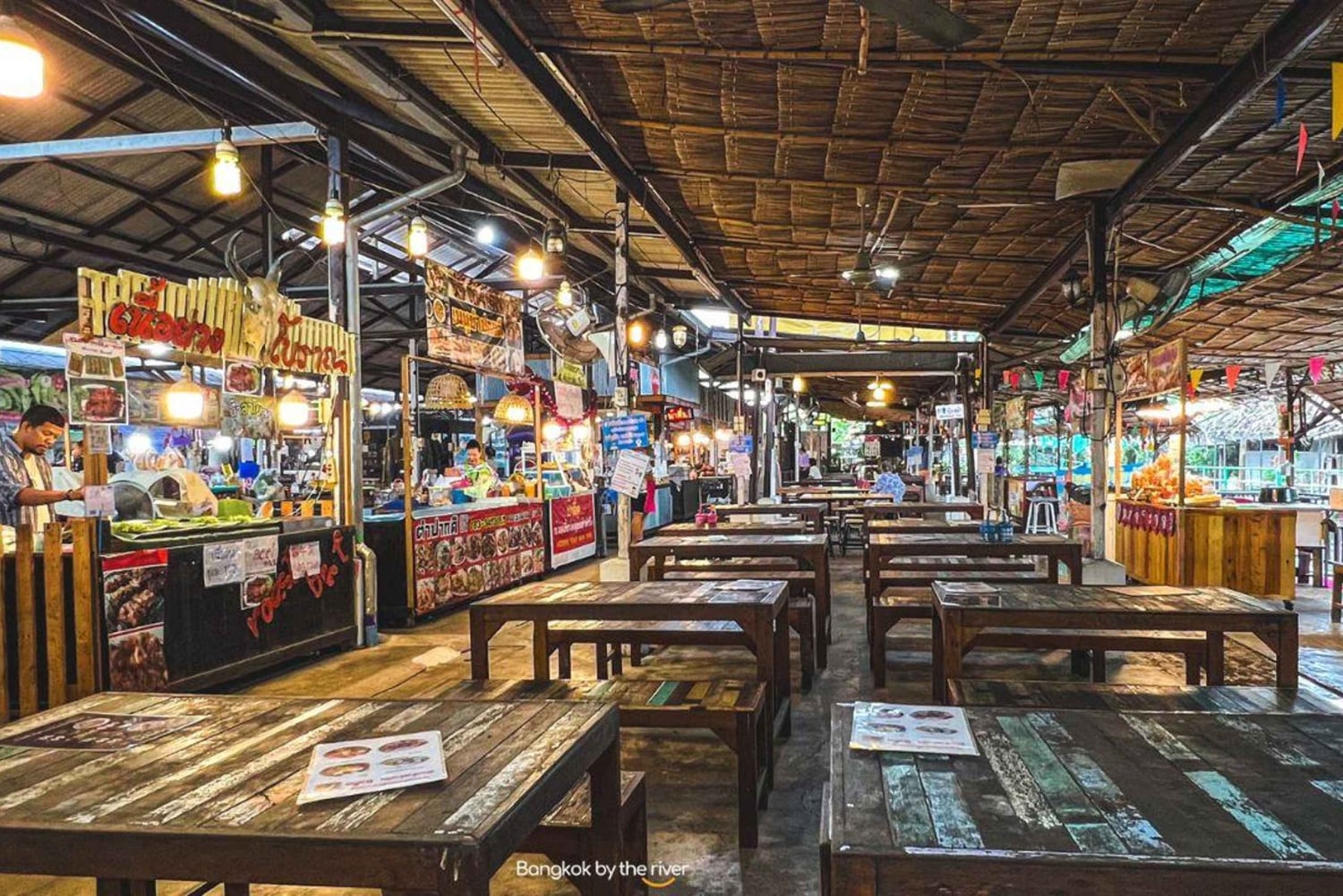 3 horas en barco privado Mercado Flotante de Bangkok en barco plano