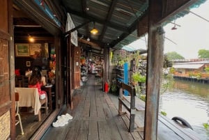 3 Hrs Private boat Tour Bangkok Floating Market by Flat Boat