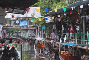 3 horas en barco privado Mercado Flotante de Bangkok en barco plano