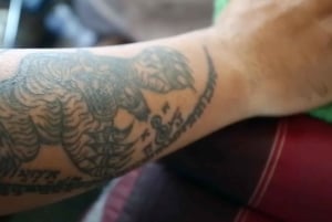 Bangkok: Tatuaggio thailandese Sak Yant al Wat Bang Phra