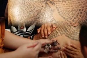 Bangkok: Tatuaggio thailandese Sak Yant al Wat Bang Phra