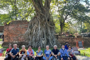 Ayutthayan päiväretki: muinaisen kauppareitin temppelit ja jokiristeily
