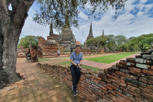 Ayutthayan päiväretki: muinaisen kauppareitin temppelit ja jokiristeily