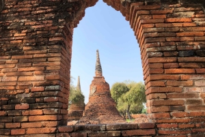 Ayutthayan päiväretki: muinaisen kauppareitin temppelit ja jokiristeily