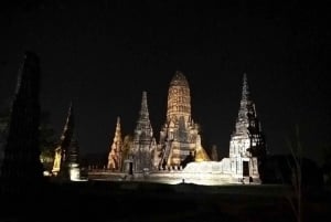 Visite nocturne des temples en Tuk Tuk à Ayutthaya depuis Bangkok