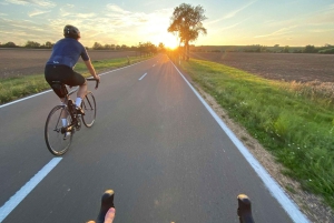 Ayutthaya: wycieczka rowerowa o zachodzie słońca i rejs wycieczkowy