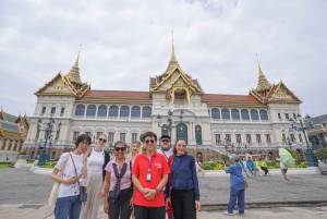 Bangkok: päivän kohokohdat yksityisellä ajoneuvolla ja oppaalla