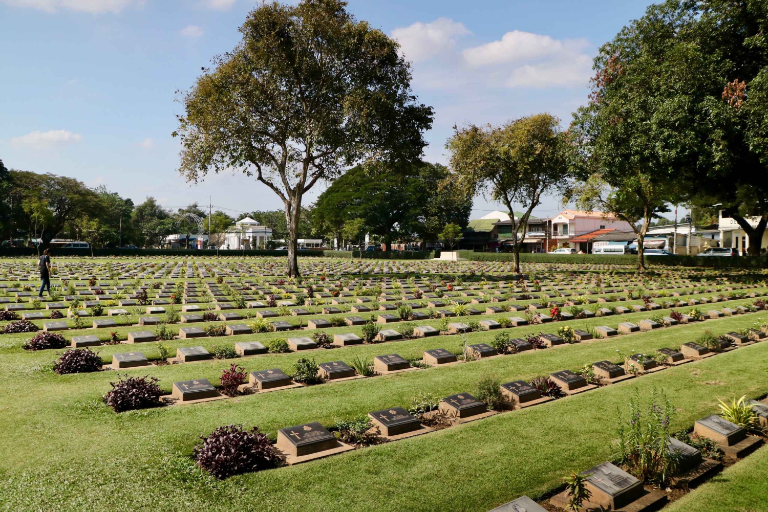 Bangkok: 2-Day River Kwai & Erawan National Park Tour