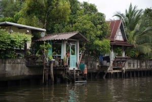 Bangkok: 2-Hour Canal Tour by Teak Boat