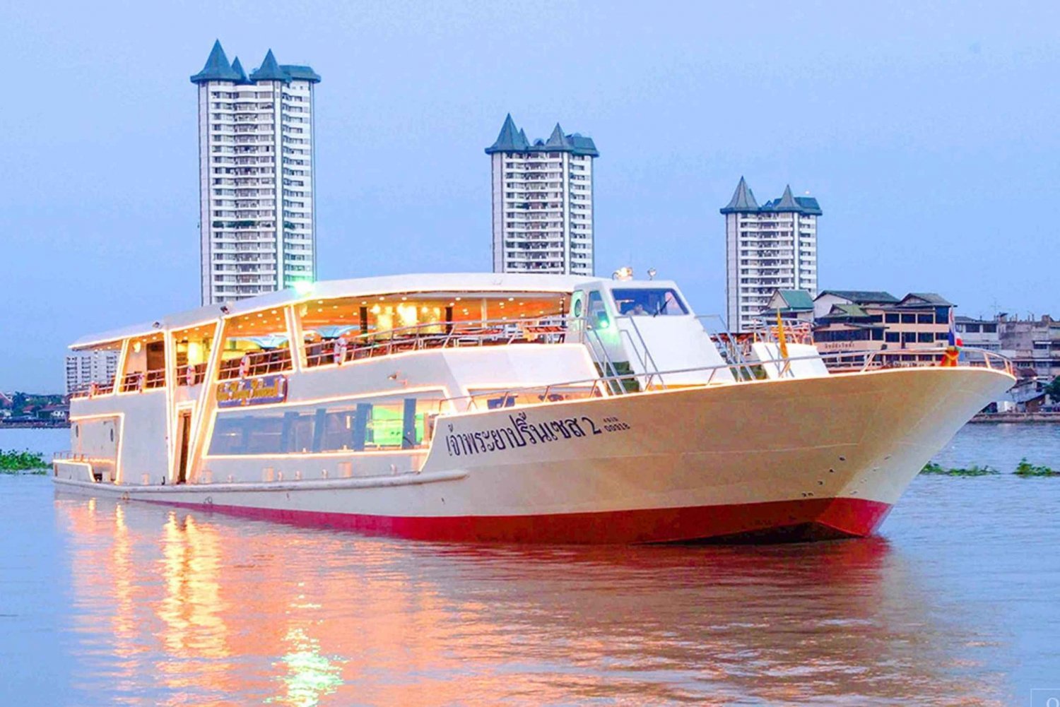 Bangkok: Rejs po rzece z kolacją na statku Chao Phraya Princess