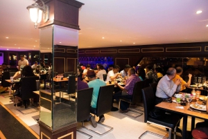 Bangkok : Dîner et spectacles de 2 heures sur la croisière fluviale White Orchid