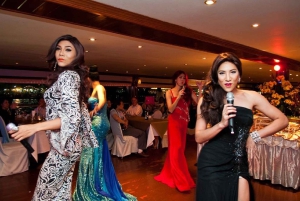 Bangkok : Dîner et spectacles de 2 heures sur la croisière fluviale White Orchid