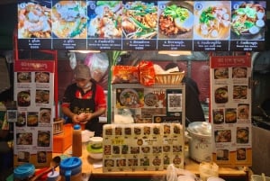 Bangkok: 2-hour Old City Night Food Tasting on CHOB TUK TUK