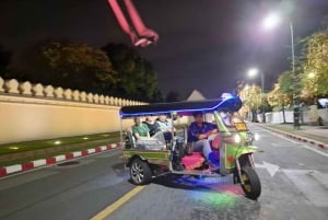 Bangkok: 2-hour Old City Night Food Tasting on CHOB TUK TUK