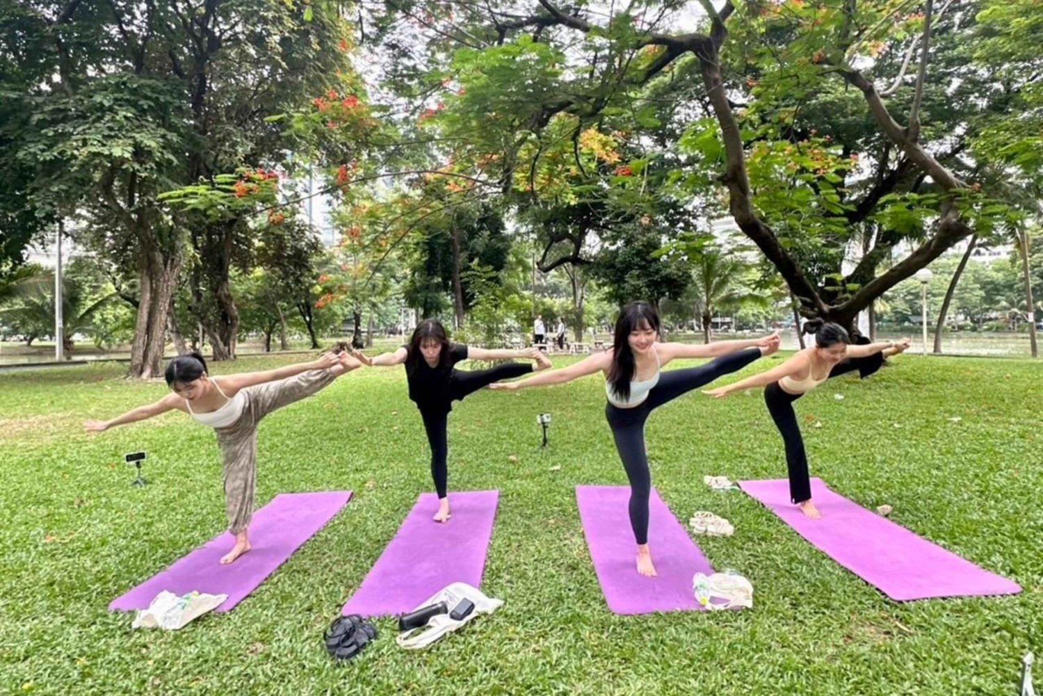 Bangkok: All-Level Morning Yoga Flow in Lumphini Park