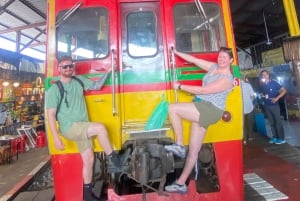Bangkok: Amphawa Floating & train Market & Firefly Boat Tour