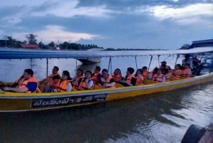 Bangkok: Amphawa Floating & train Market & Firefly Boat Tour