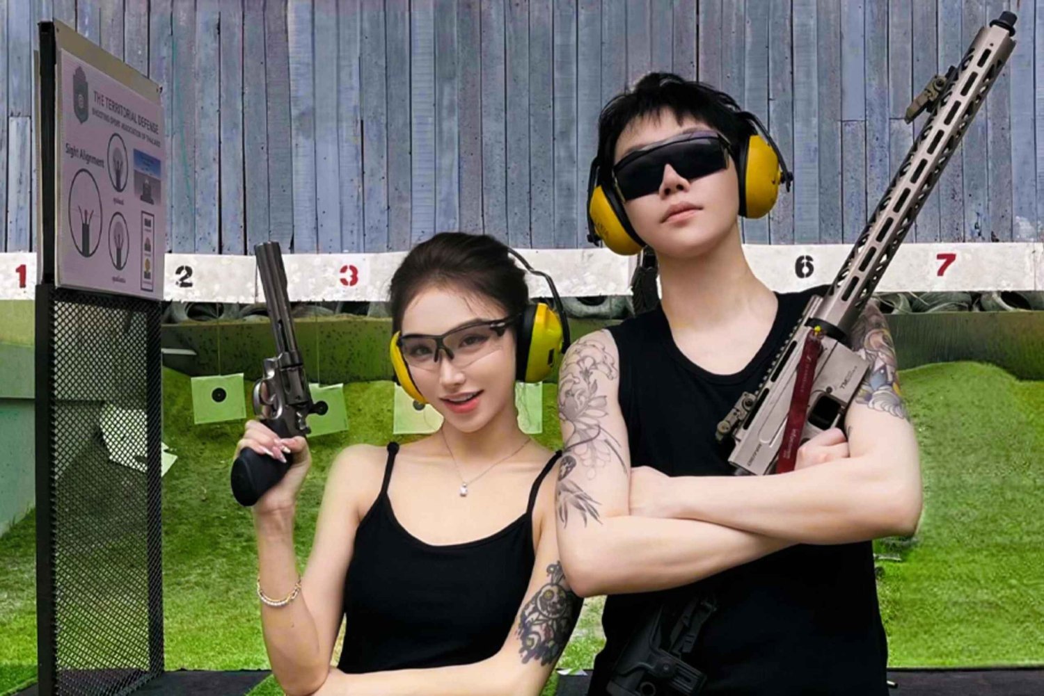 Avventura al poligono di tiro dell'esercito di Bangkok e tour del torrefattore di caffè