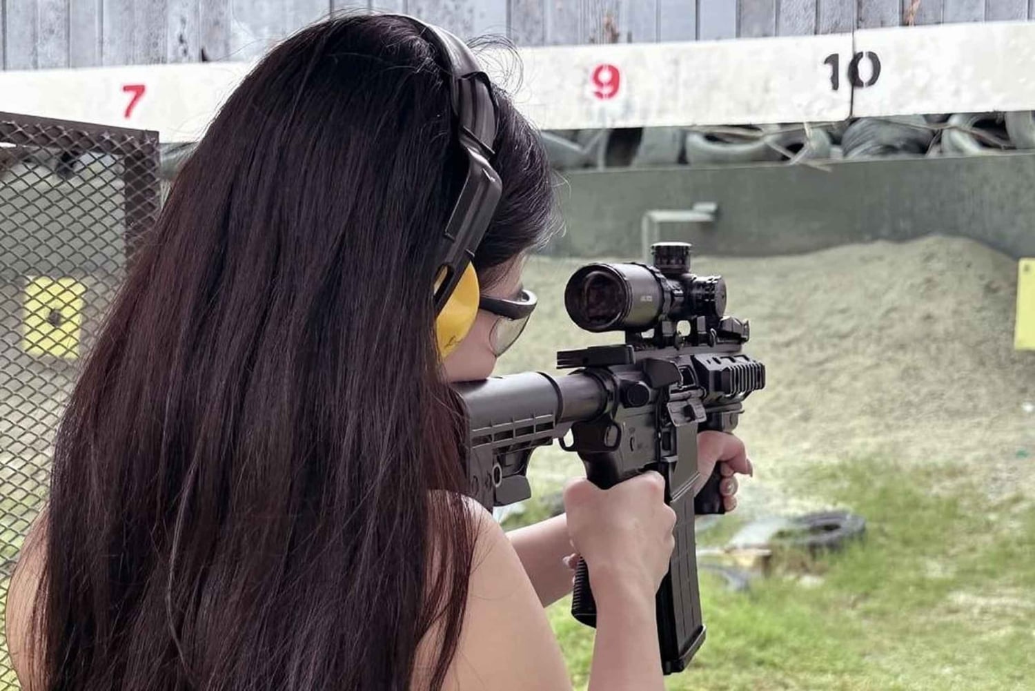 Aventura no Campo de Tiro do Exército de Banguecoque e Tour ao Torrefador de Café