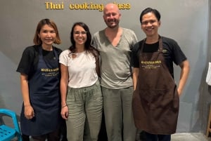 Bangkok: Autentisk thailändsk matlagningskurs – mysig och praktisk
