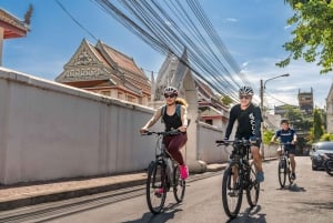 Bangkok: Backstreets and Historic Temples Bike Tour