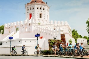 Bangkok: Backstreets and Historic Temples Bike Tour