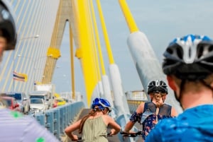 Bangkok: Backstreets and Historic Temples Bike Tour