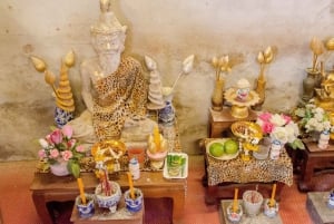 Bangkok: Backstreets and Historic Temples Bike Tour