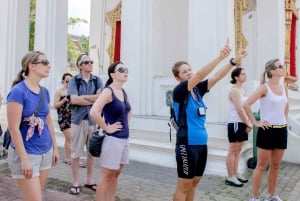 Bangkok: Backstreets and Historic Temples Bike Tour