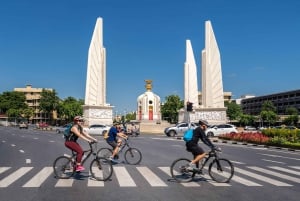 Bangkok: Backstreets and Historic Temples Bike Tour