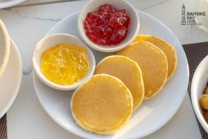 Banguecoque: pequeno-almoço buffet no Baiyoke Sky, na varanda do 81.º andar