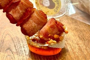 Bangkok: Banthat Thong Road Food Tour with Rooftop Drink