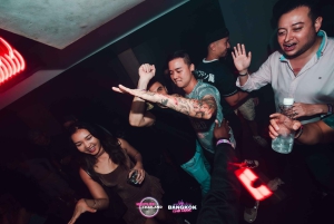 Imprezowa wycieczka po klubach Bangkoku: odkrywaj, łącz się i baw się na całym świecie