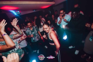 Imprezowa wycieczka po klubach Bangkoku: odkrywaj, łącz się i baw się na całym świecie