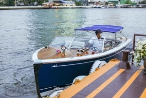 Bangkok: Beautiful open-air classic boat, Kapella