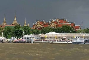 Bangkok: Canal Tour Local Life Along Waterways ends Wat Arun