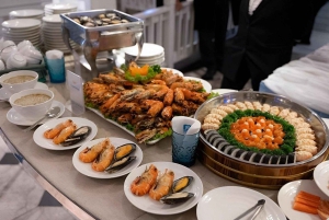 Бангкок: Карнавальная прогулка с ужином, пивом и «шведским столом»