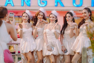 Бангкок: Карнавальная прогулка с ужином, пивом и «шведским столом»