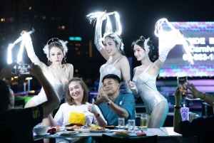 Бангкок: Карнавальная прогулка с ужином, пивом и «шведским столом»