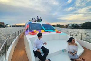 Bangkok: Crucero en barco por el Chao Phraya con bebidas ilimitadas