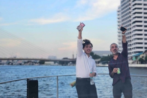Bangkok: Crucero en barco por el Chao Phraya con bebidas ilimitadas
