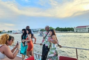 Bangkok: Crucero en barco por el Chao Phraya con bebidas ilimitadas