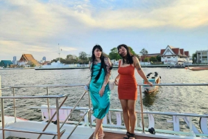 Bangkok: Crucero en barco por el Chao Phraya con bebidas ilimitadas