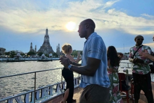 Bangkok: Crucero en barco por el Chao Phraya con bebidas ilimitadas