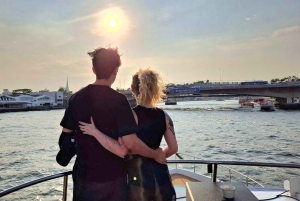Bangkok: Crucero en barco por el Chao Phraya con bebidas ilimitadas