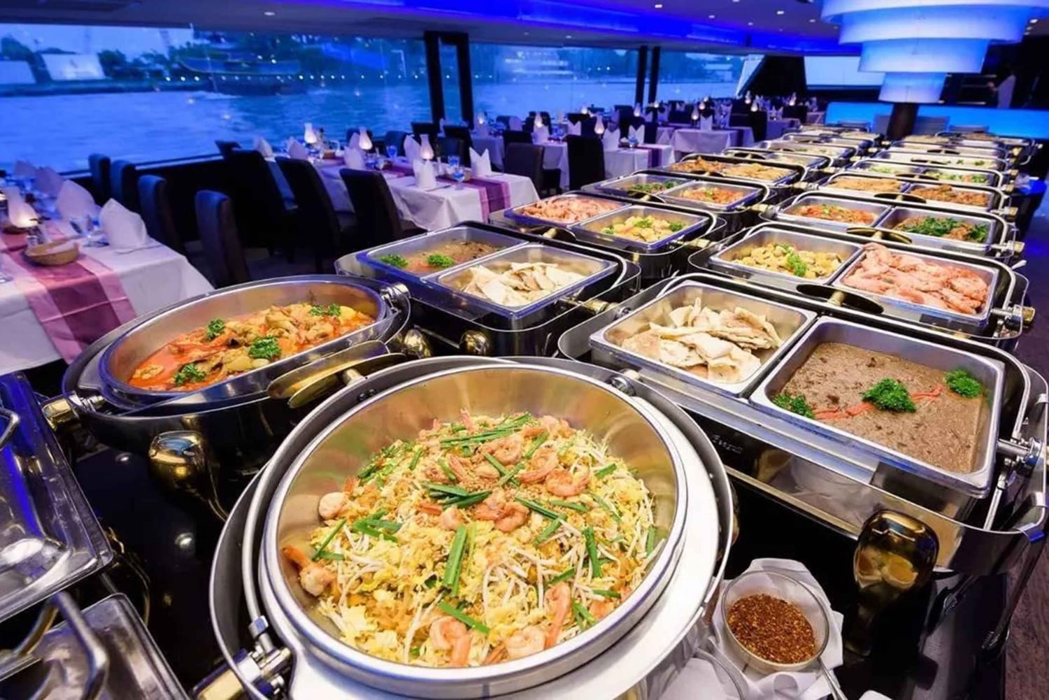 Bangkok: crociera sul Chao Phraya con buffet di lusso e ponte scoperto
