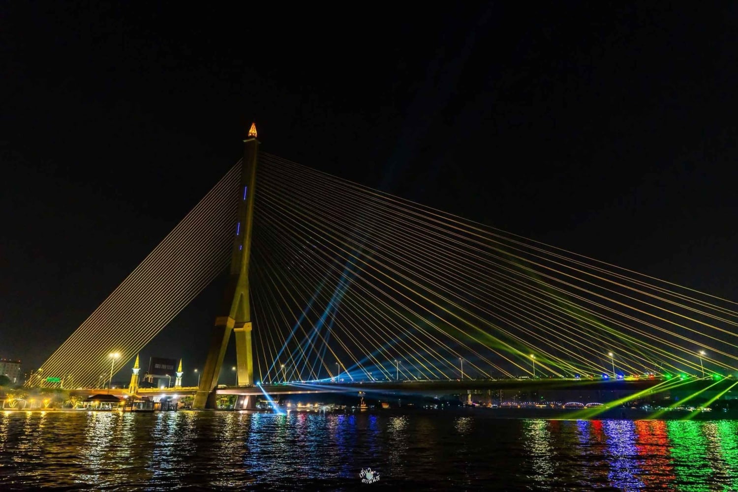 Bangkok: Chao Phraya-elven The Luxury White gratis øl og vin